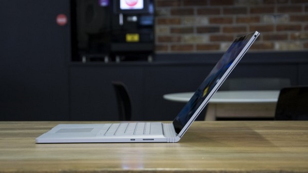 مایکروسافت، نسخه جدید لپ تاپ سرفیس بوک ۲ را معرفی کرد +تصاویر