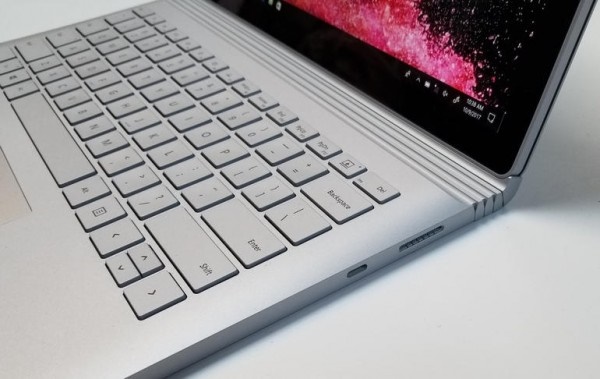 مایکروسافت، نسخه جدید لپ تاپ سرفیس بوک ۲ را معرفی کرد +تصاویر