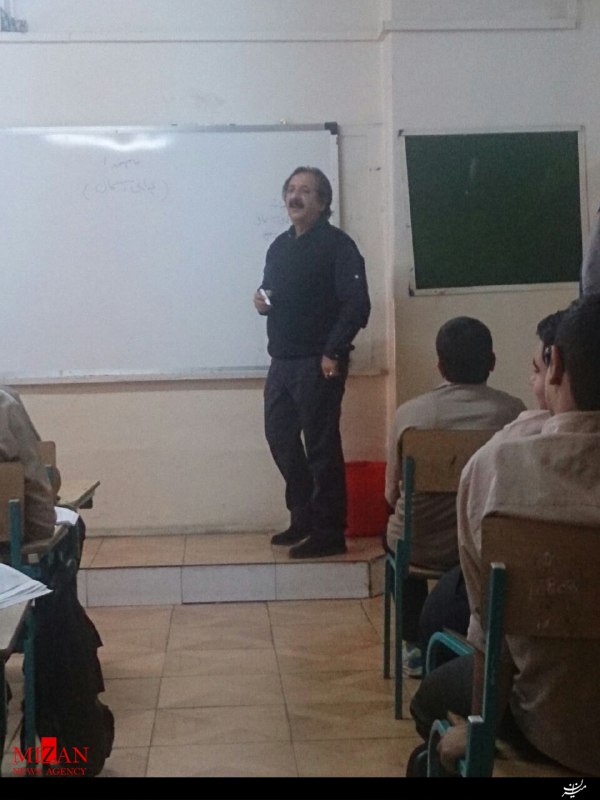 حضور «مجید مجیدی» در یکی از مدارس جنوب شهر تهران