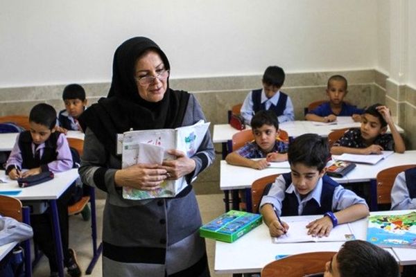 حقوق چه افرادی با اجرای رتبهبندی معلمان افزایش می یابد؟